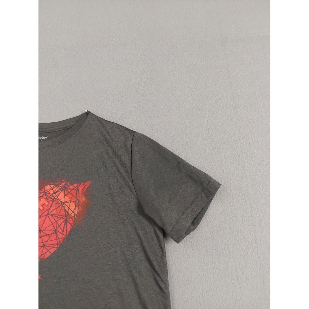 Reebok Boy T Shirt L Gray Graphic Tee 100% Polyester Short Sleeve Round Neck - Picture 2 of 16